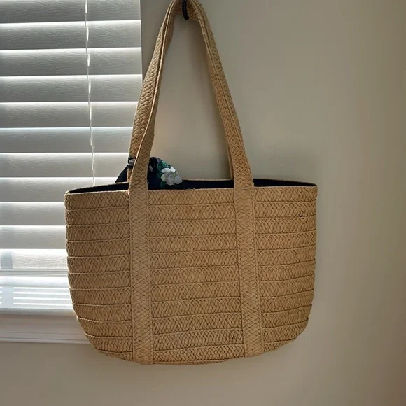 Draper James Straw Tote Bag - Picture 3 of 5